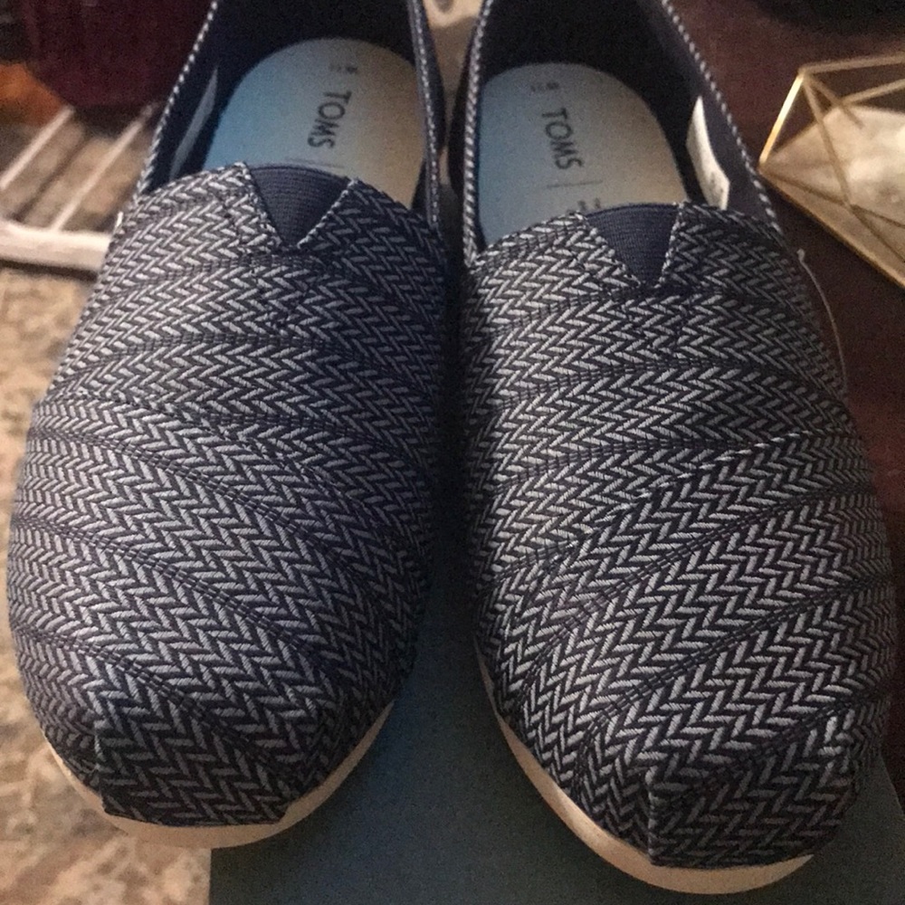 TOMS Classic Navy Herringbone Woven